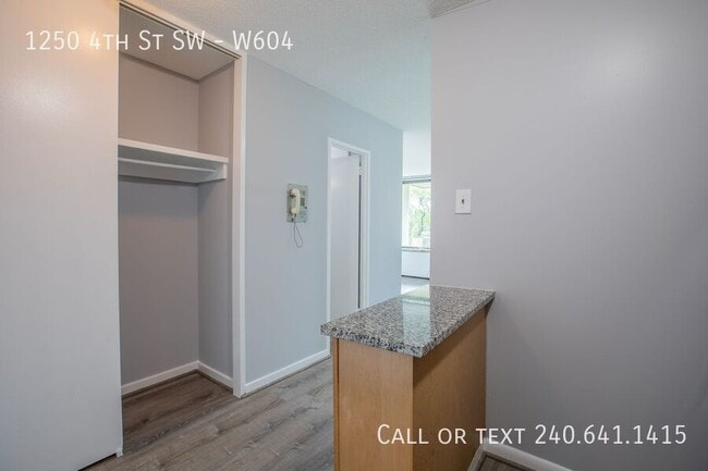 Building Photo - 1250 4th St SW