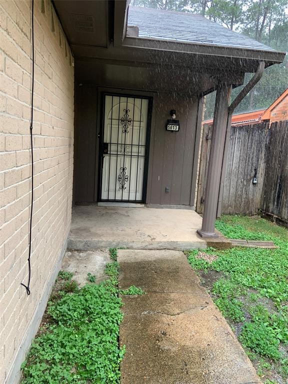 Building Photo - 5613 Hollow Pines Dr
