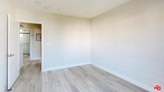 Building Photo - 236 Rosemont Ave