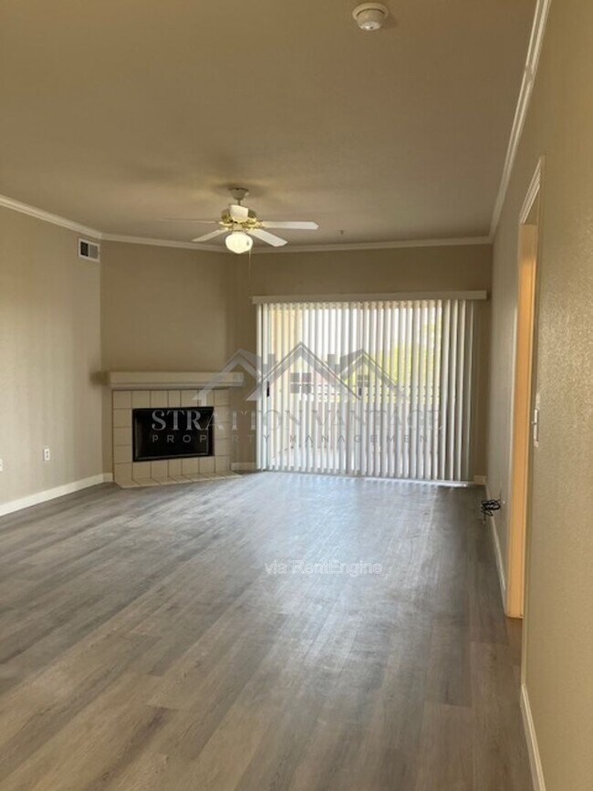 Building Photo - 5401 E Van Buren St