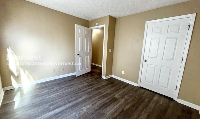 Building Photo - 3203 Fairington Ridge Cir