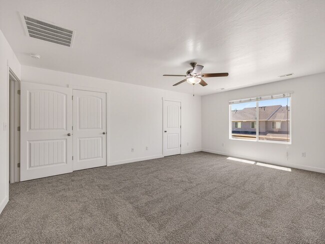 Building Photo - 98 E Harmony Ct