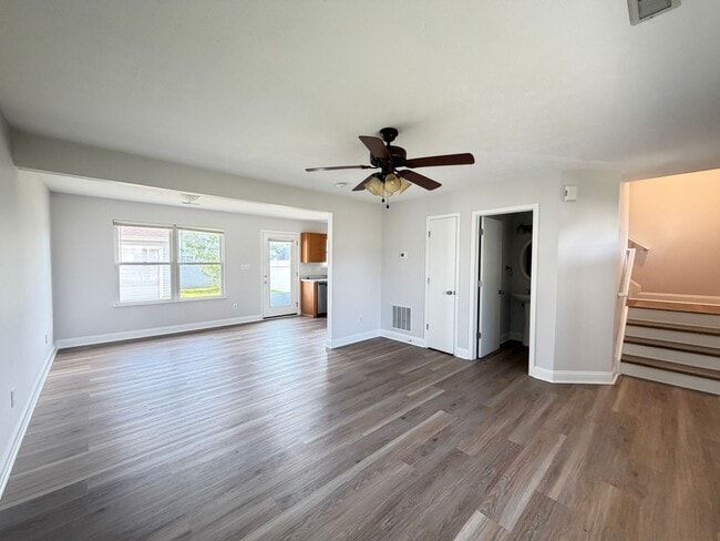 Building Photo - 6611 Hunters Creek Blvd