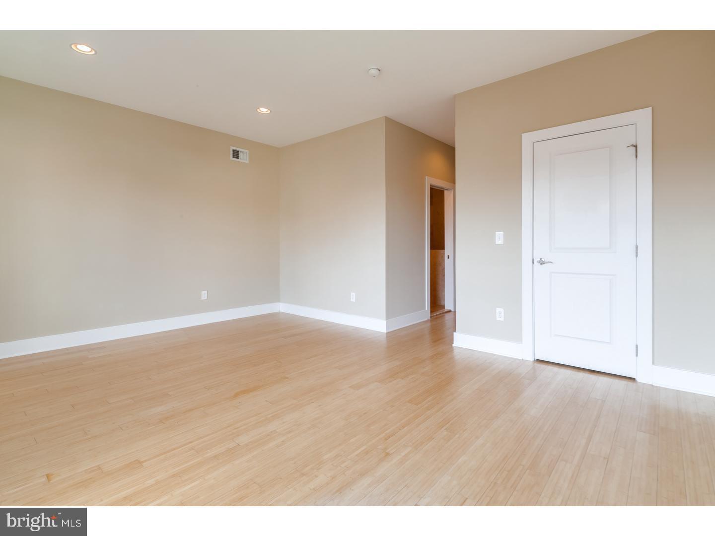 Building Photo - 509 Carpenter St