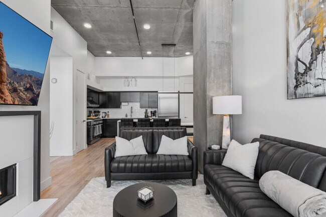 Building Photo - 111 S 300 W