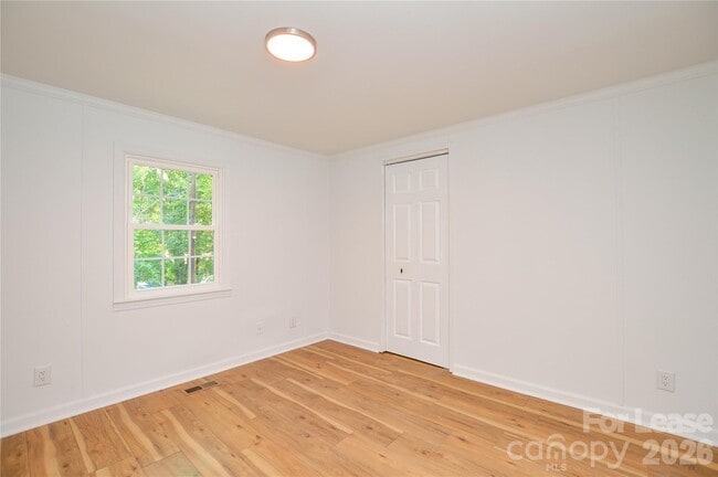 Building Photo - 5821 Hornet Dr