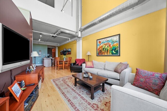 Building Photo - 1530 S State St