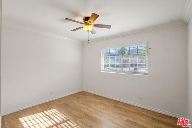 Building Photo - 1921 El Monte Dr