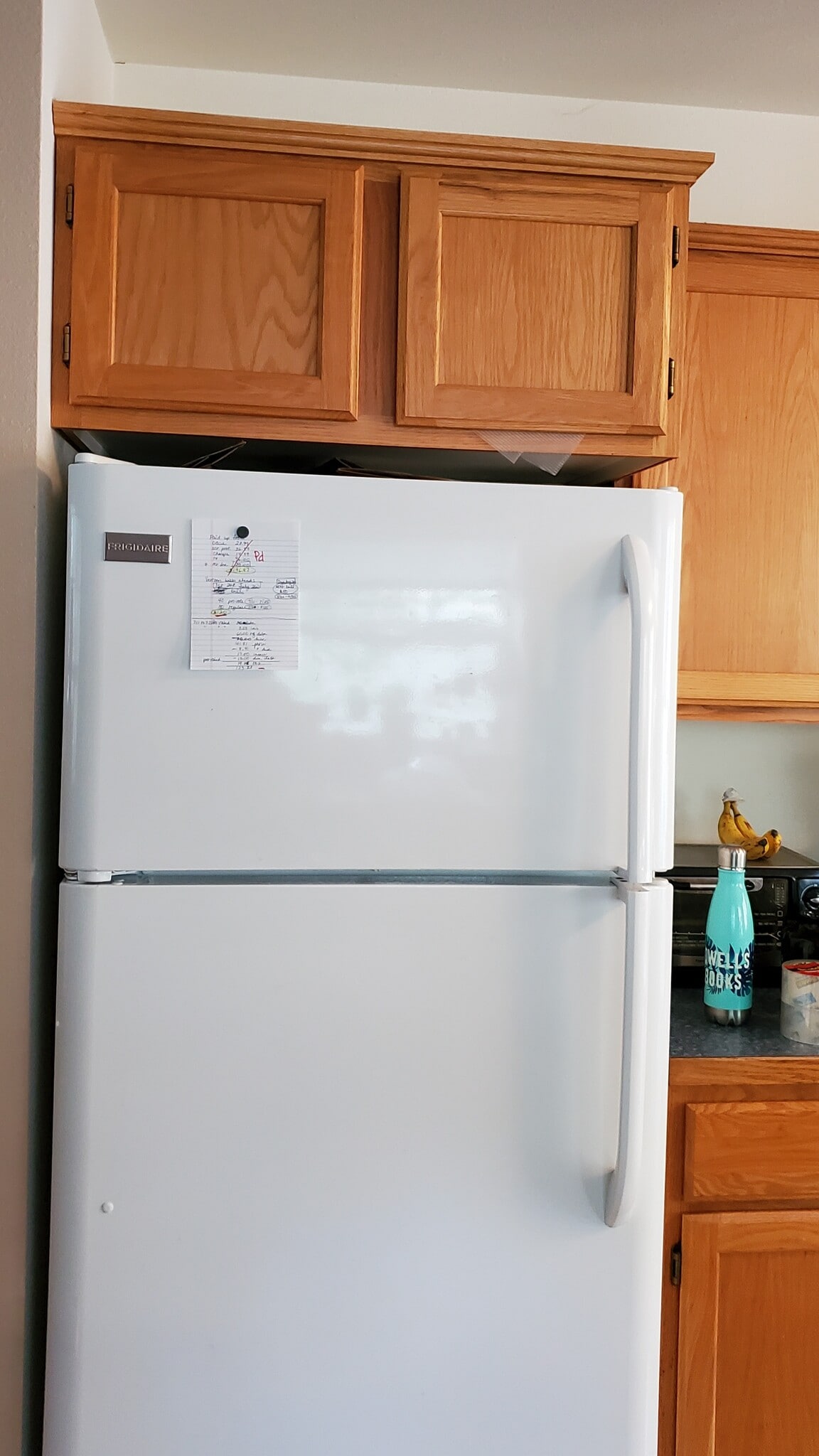 Full size refrigerator, stove/oven, dishwasher - 2908 St Paul St
