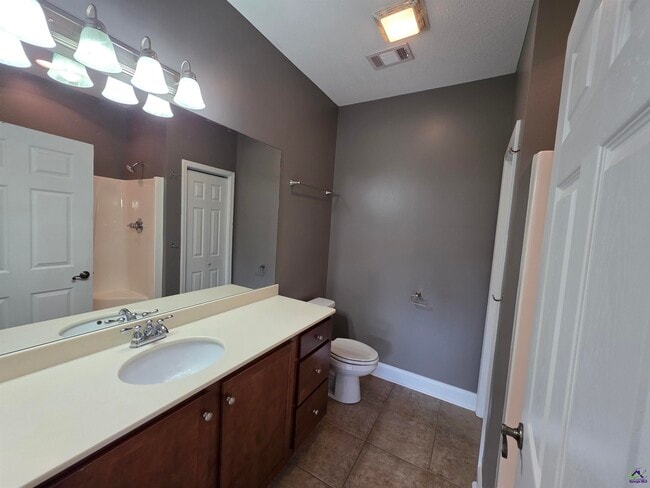 Building Photo - 412 Nandina Ct