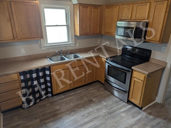 Building Photo - 1317 Hutchins Ave