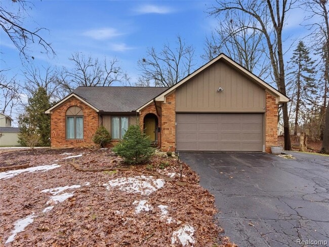 Building Photo - 4495 Maybee Rd