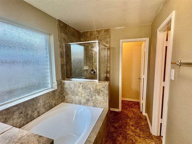 Building Photo - 1205 Quarterhorse Dr