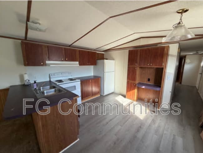 Building Photo - 1791 Breezewood Dr