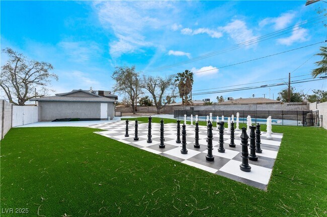 Building Photo - 6128 Jones Cir