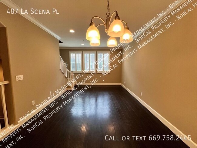 Building Photo - 487 La Scena Pl