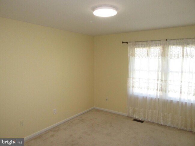 Building Photo - 138 Megan Dr