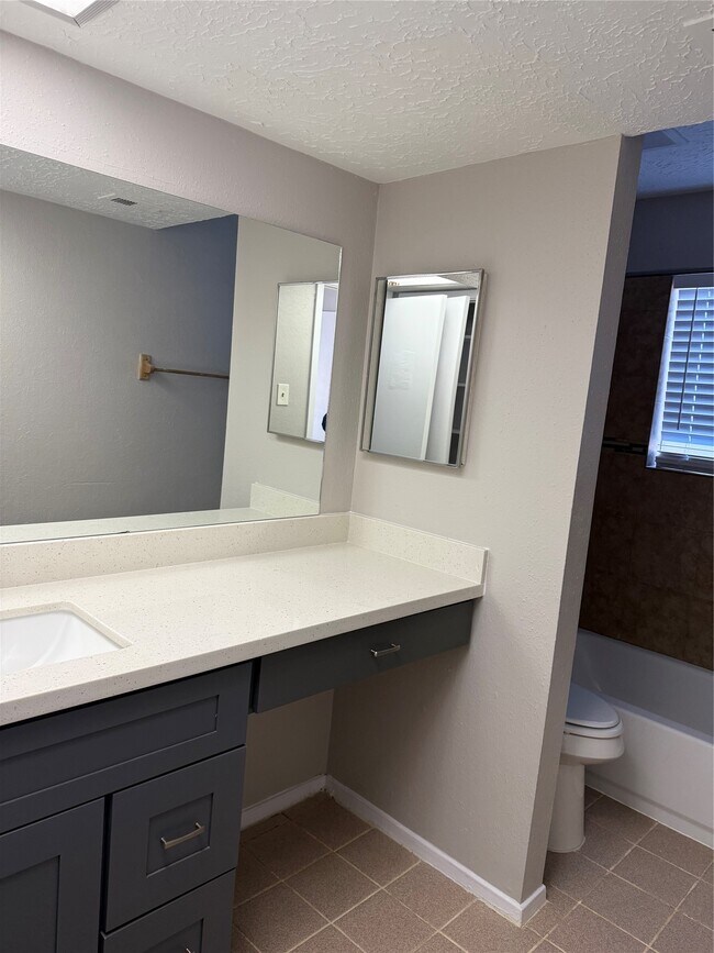 Building Photo - 6573 S Briar Bayou Dr