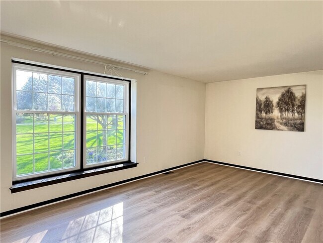 Building Photo - 100 Drumlin View Dr