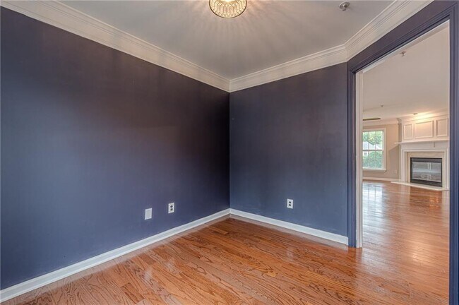 Building Photo - 300 Balaban Cir