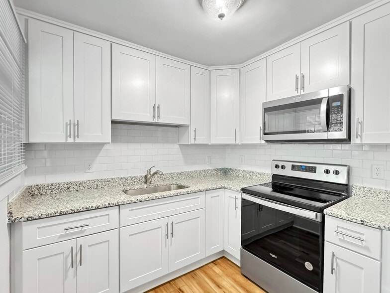 Kitchen - 224 Virginia Ave