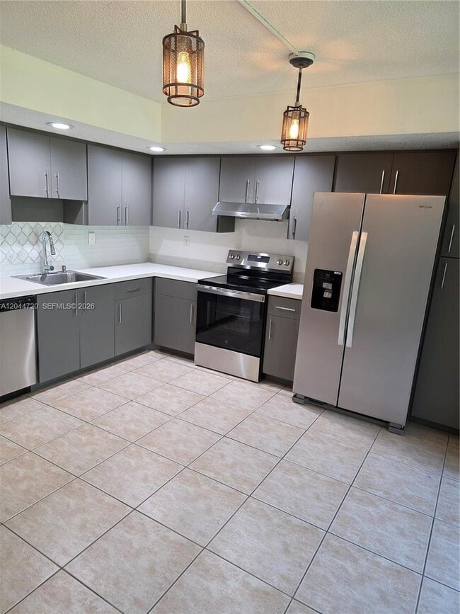 Building Photo - 8065 SW 107th Ave