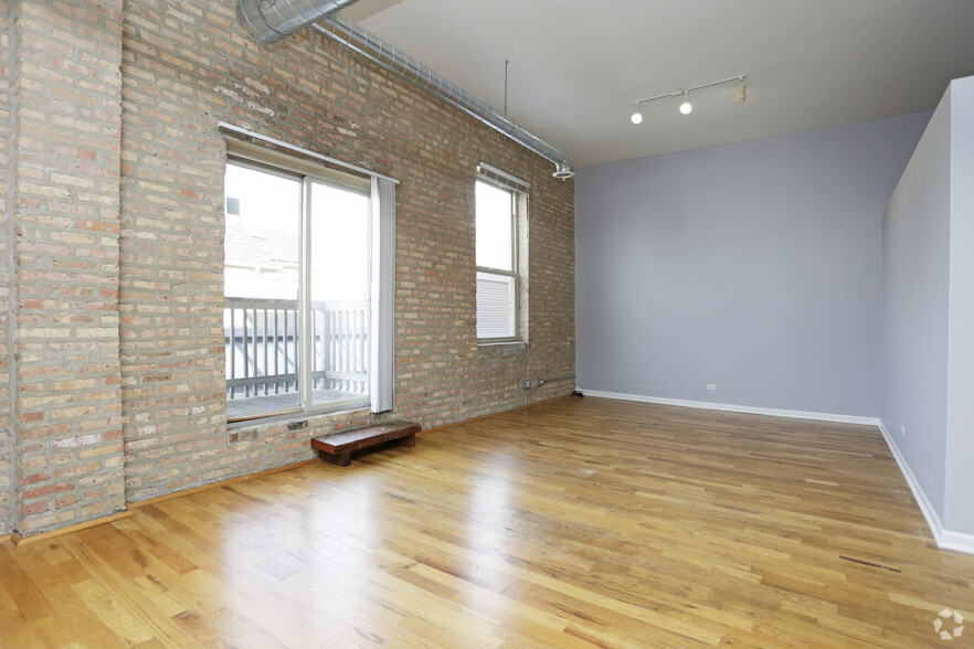 2 BR, 1 BA - living room - Bishop Street Lofts