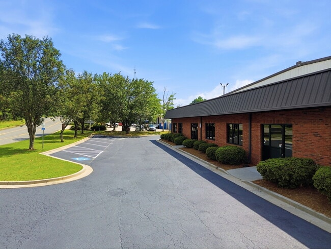 Building Photo - 1449 Field Park Cir NW