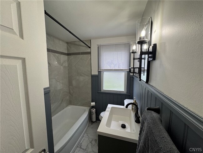 Building Photo - 103 Rockland Dr