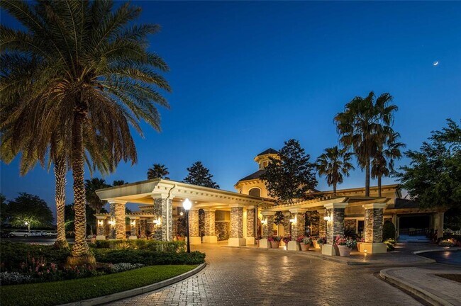 Building Photo - 482 W Fenway Dr