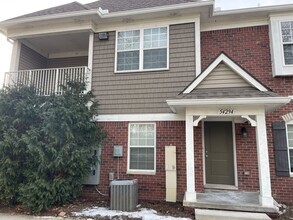 Building Photo - Shelby Township 2-Bedroom, 2- Baths with p...