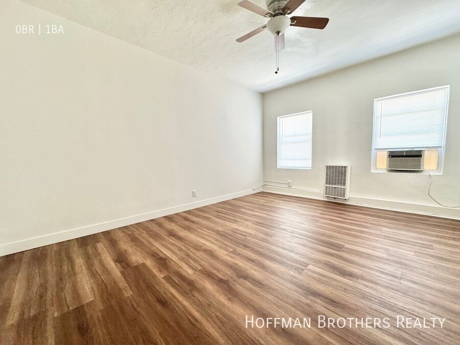 Building Photo - 800 N Las Palmas Ave