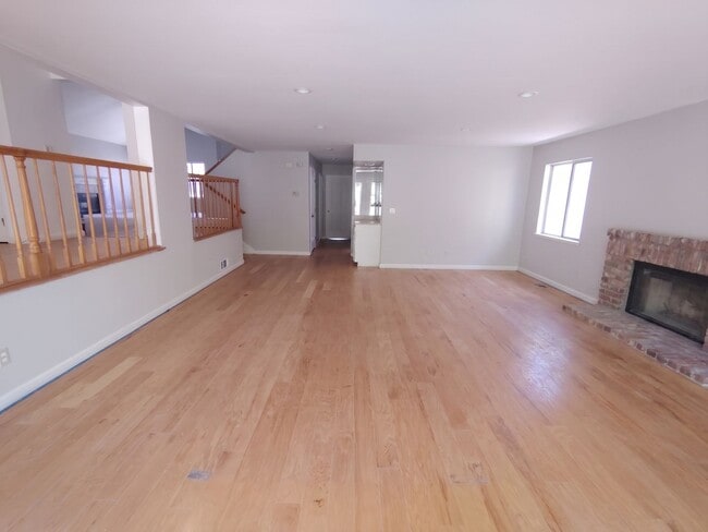 Building Photo - 1144 Trowbridge Way