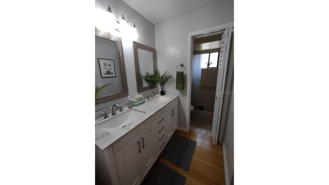 Building Photo - 16 Pinehurst Pl