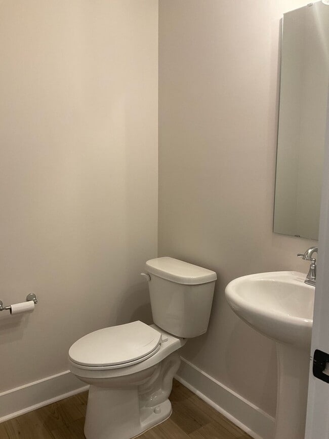 Building Photo - Welcome to this charming two-story townhome in the heart of Belmont, NC.