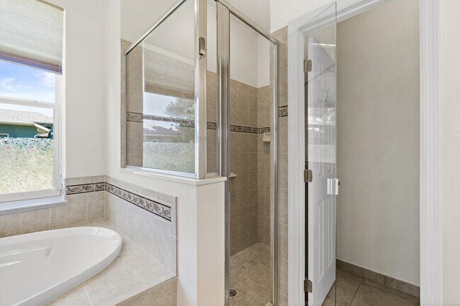 Building Photo - 4085 Crooked Mile Rd