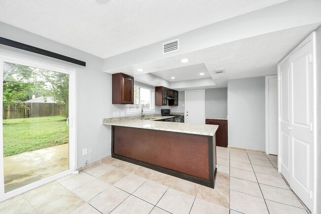 Building Photo - 16618 Lonesome Quail Dr