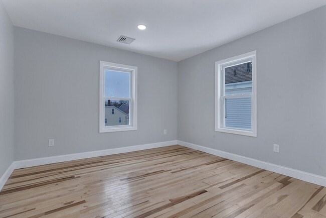 Building Photo - 73 Walnut St