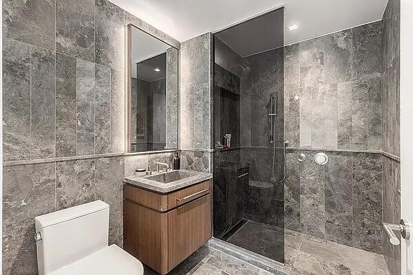 Building Photo - 208 Delancey St