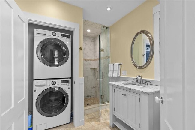 Building Photo - 58 Second St