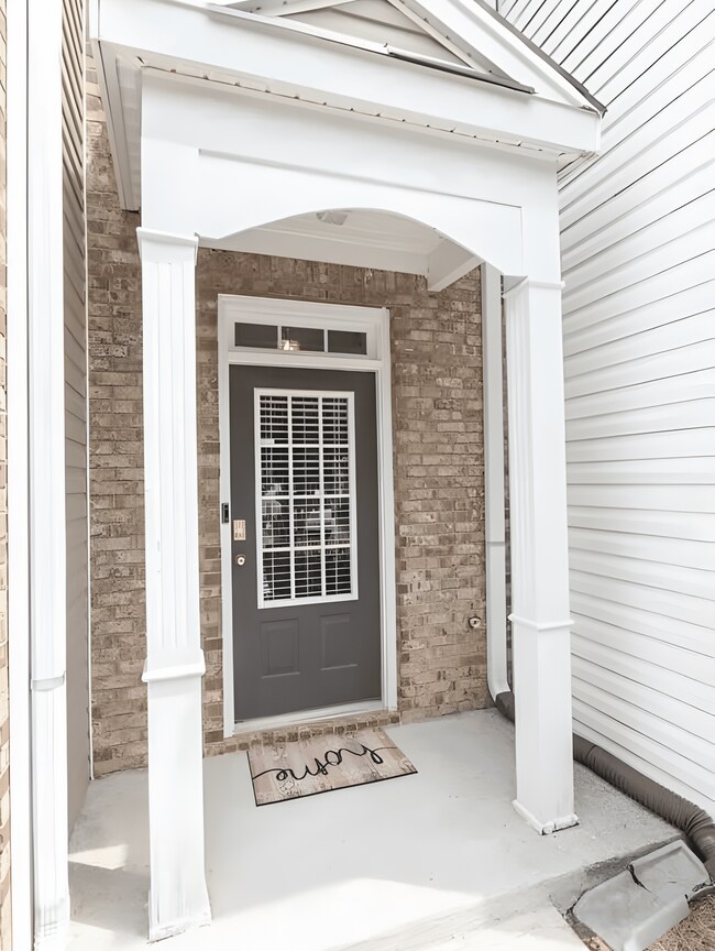 Building Photo - 2243 Dandridge Dr