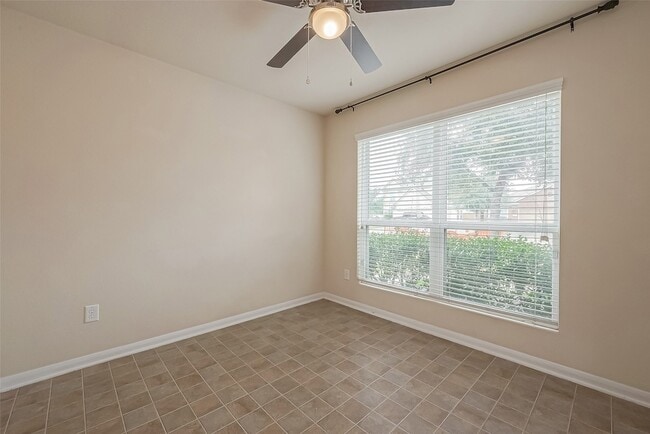Building Photo - 13510 Dahlia Green Way