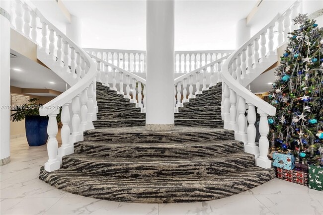 Building Photo - 710 N Ocean Blvd