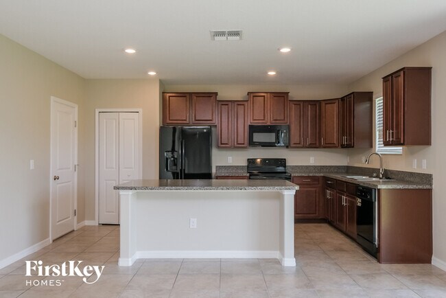 Building Photo - 6805 Trent Creek Dr