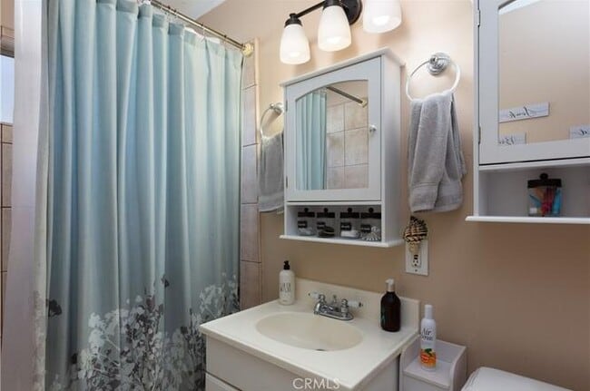 Building Photo - 5643 Ashworth St