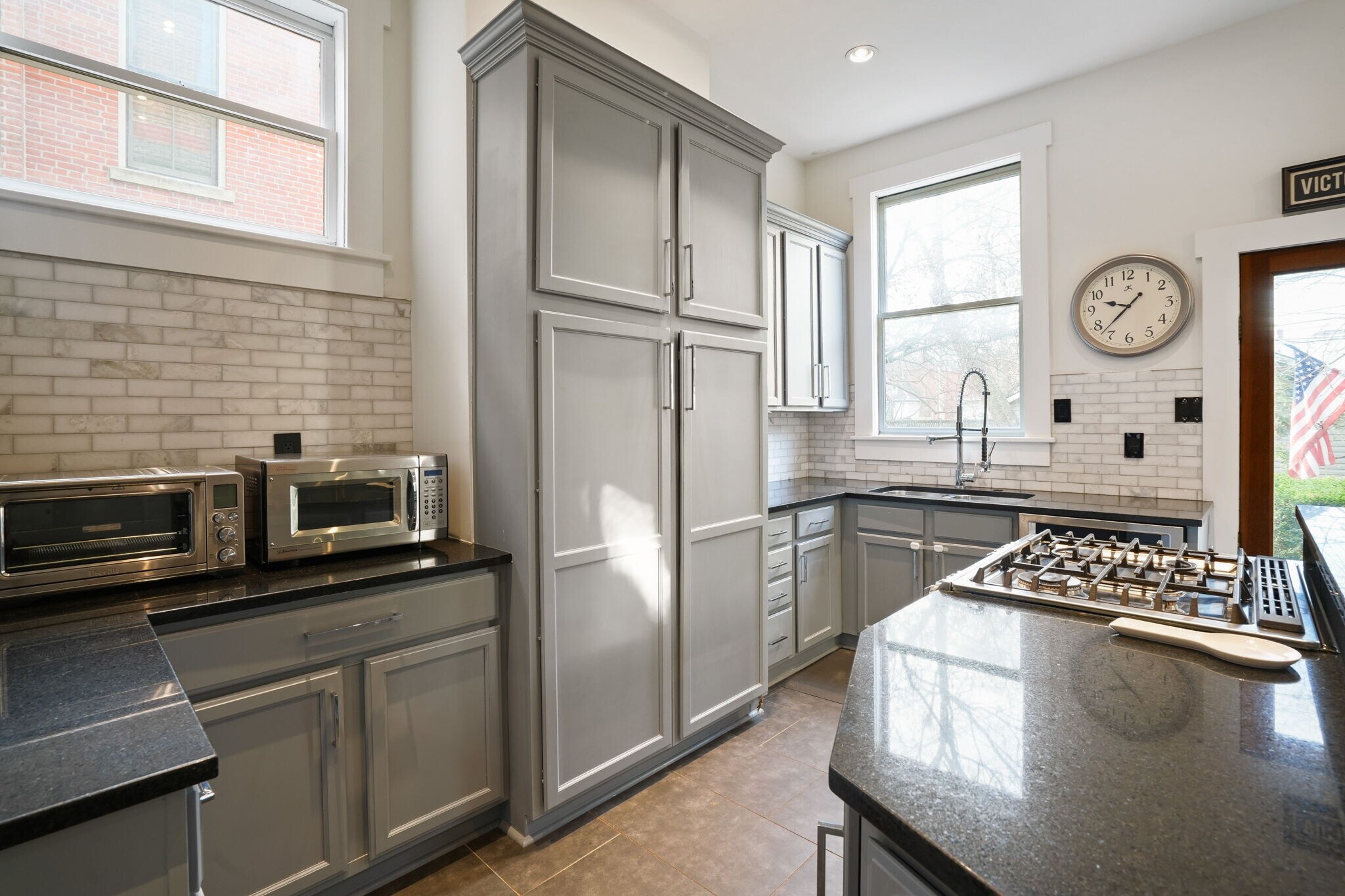 Building Photo - 77 W 2nd Ave