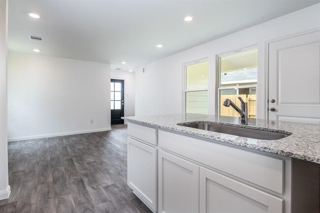 Building Photo - 12066 William Trails Cir