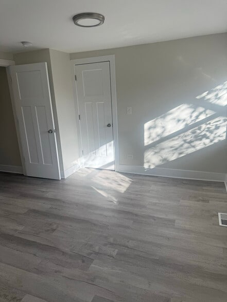 Building Photo - 2242 W 18th Pl