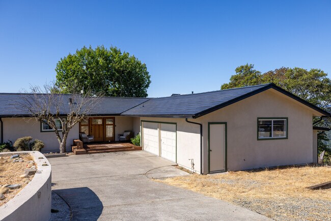 Building Photo - 22533 Majestic Dr