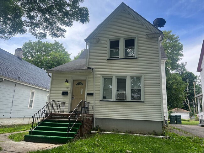 Building Photo - 175 Avenue E